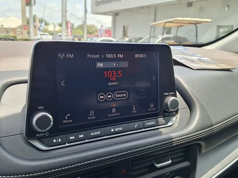 Used 2023 Nissan Rogue SV FWD image 14