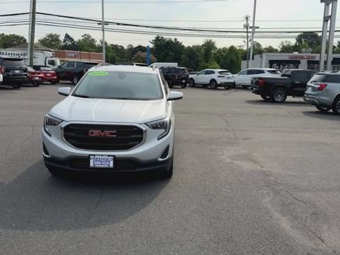Certified 2021 GMC Terrain SLE w/ Driver Convenience Package AWD/4WD image 3