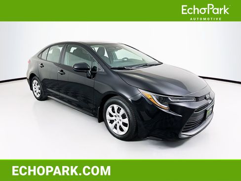 Used 2024 Toyota Corolla LE image 1