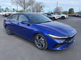 Used 2025 Hyundai Elantra SEL w/ Cargo Package video 1
