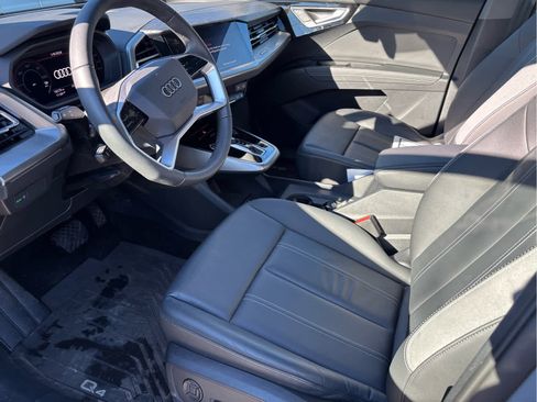 Used 2024 Audi Q4 e-tron Premium Plus w/ Premium Plus image 5