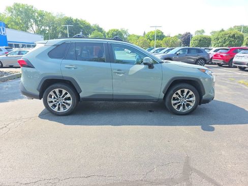 Used 2020 Toyota RAV4 XLE Premium AWD/4WD image 9