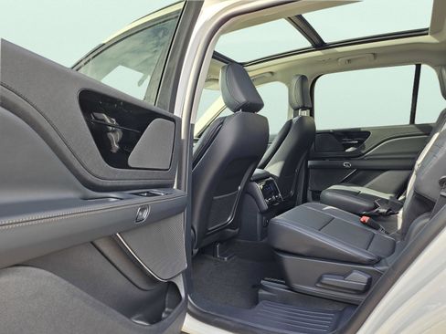 New 2026 Lincoln Aviator Premiere w/ Jet Appearance Package image 24