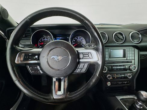 Used 2018 Ford Mustang Coupe image 11