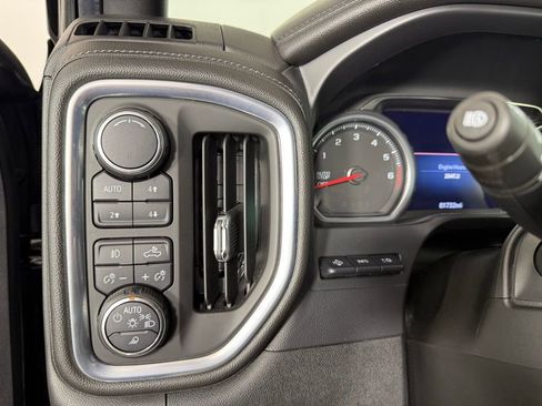 Used 2019 Chevrolet Silverado 1500 High Country w/ Technology Package AWD/4WD image 29