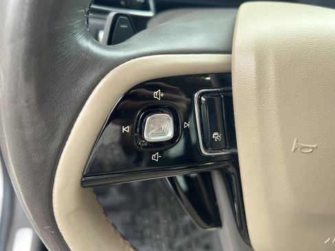 Used 2021 Lincoln Corsair Reserve w/ Equipment Group 201A image 12