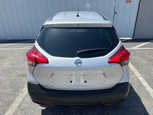 Used 2020 Nissan Kicks S FWD image 5