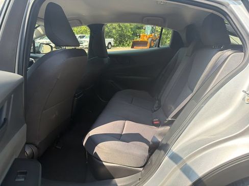Used 2025 Toyota Prius LE FWD image 17