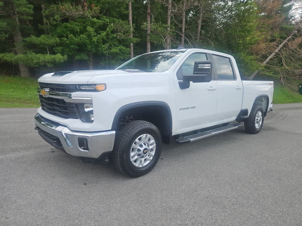 Used 2025 Chevrolet Silverado 2500 LT w/ Convenience Package AWD/4WD image 1