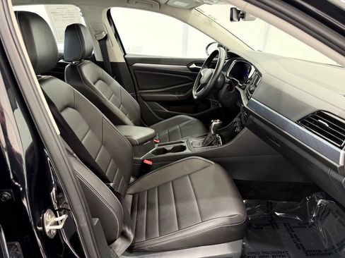Used 2024 Volkswagen Jetta SE FWD image 21