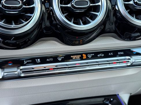 Certified 2025 Mercedes-Benz GLB 250 image 23