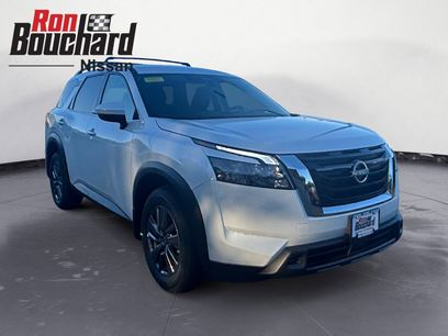 New 2025 Nissan Pathfinder SV
