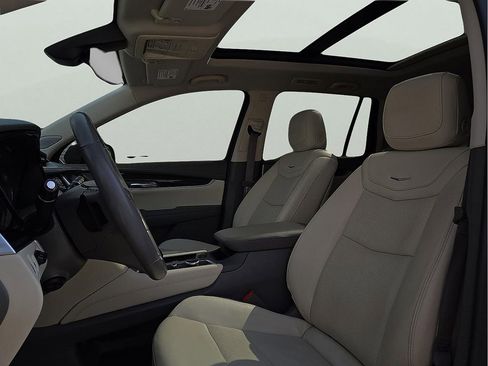 Used 2022 Cadillac XT6 Premium Luxury w/ Technology Package image 15