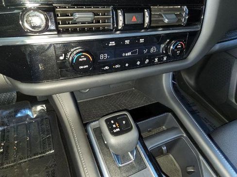 Certified 2025 Nissan Pathfinder SV image 21