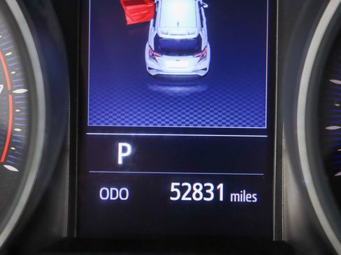 Used 2021 Toyota C-HR XLE image 16