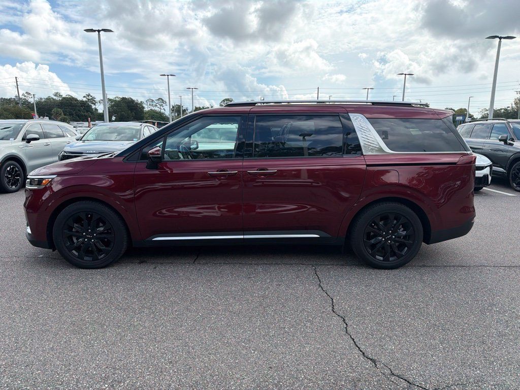 Certified 2023 Kia Carnival SX Prestige FWD image 8