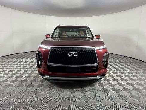 Used 2025 INFINITI QX80 Sensory image 4