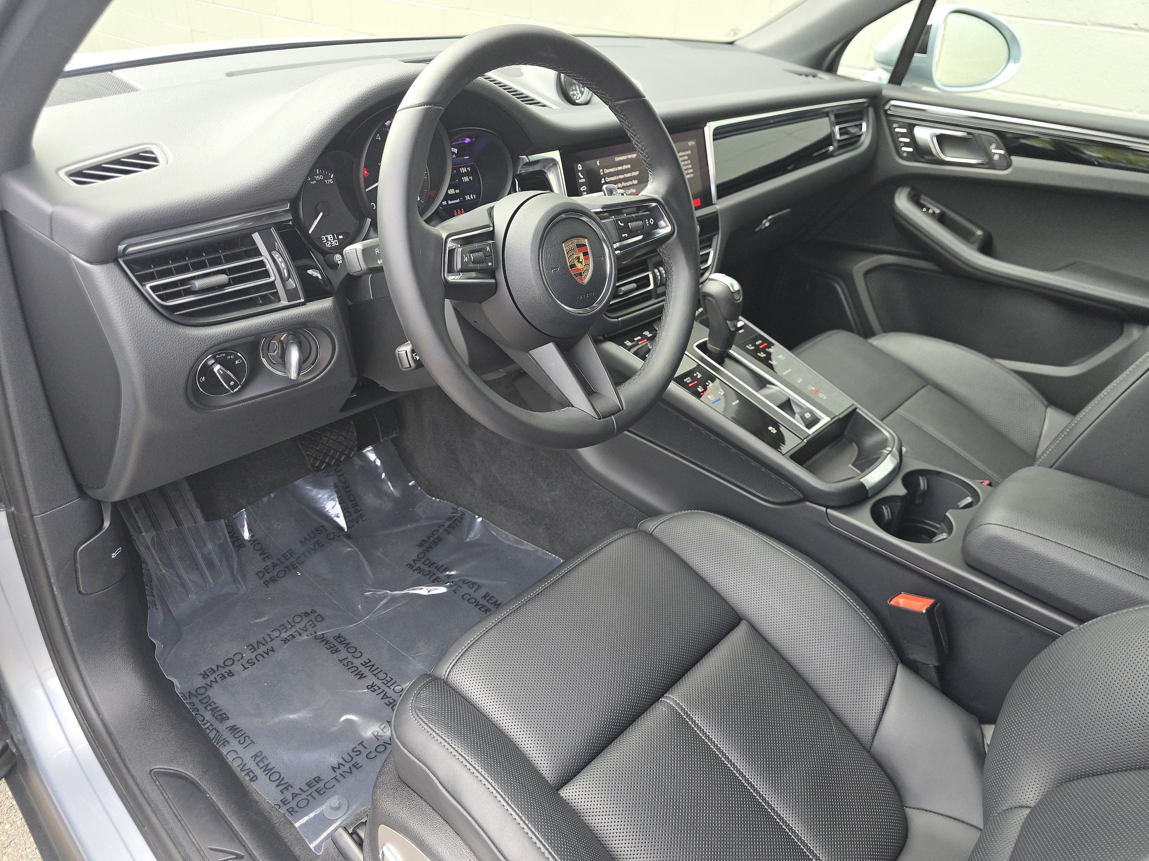 Certified 2026 Porsche Macan AWD/4WD image 4