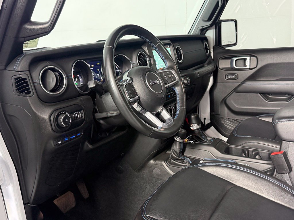 Used 2022 Jeep Wrangler Unlimited Rubicon 4xe w/ Cold Weather Group AWD/4WD image 14