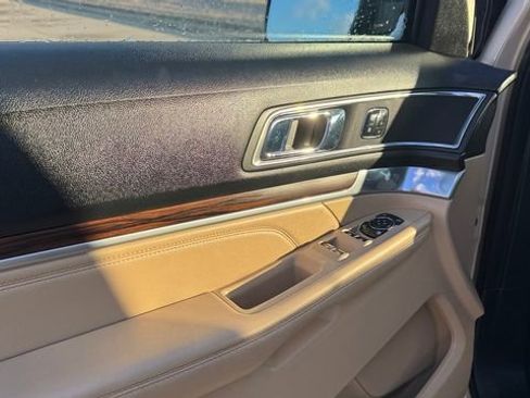 Used 2017 Ford Explorer Limited w/ Equipment Group 301A image 20