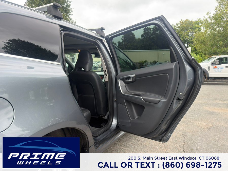 Used 2016 Volvo XC60 T6 AWD/4WD image 14
