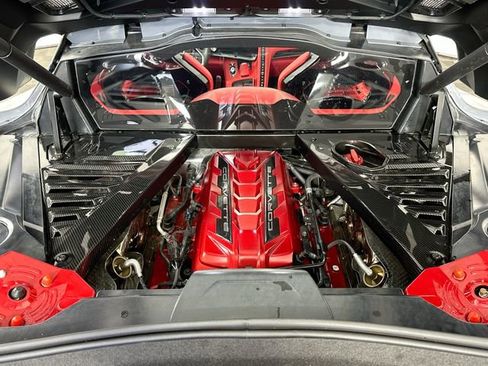 Used 2025 Chevrolet Corvette Stingray Premium Cpe w/ Z51 Performance Package RWD image 30