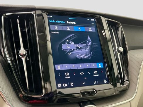 Used 2024 Volvo XC60 T8 Plus w/ Protection Package Premier image 24