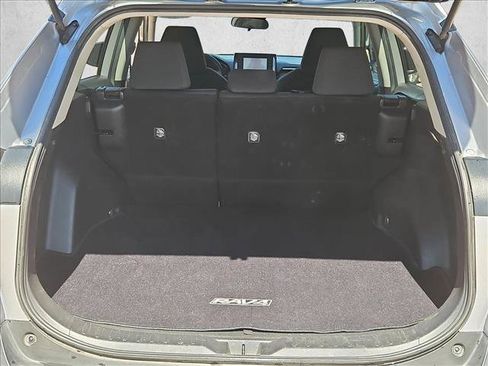 Used 2022 Toyota RAV4 LE w/ Carpet Mat Package (TMS) FWD image 6