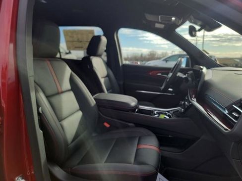 Used 2025 Chevrolet Traverse RS w/ LPO, Floor Liner Package image 25