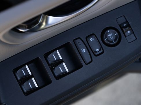 Certified 2024 Honda Pilot Touring image 39