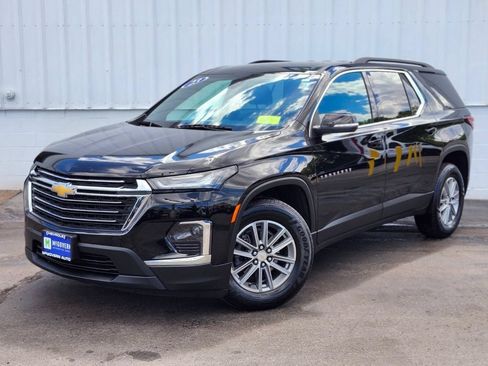 Used 2023 Chevrolet Traverse LT AWD/4WD image 1