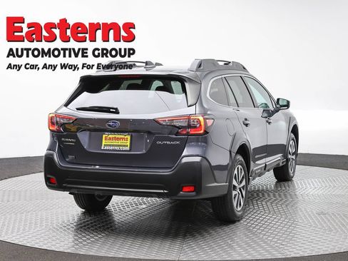 Used 2023 Subaru Outback Premium AWD/4WD image 5