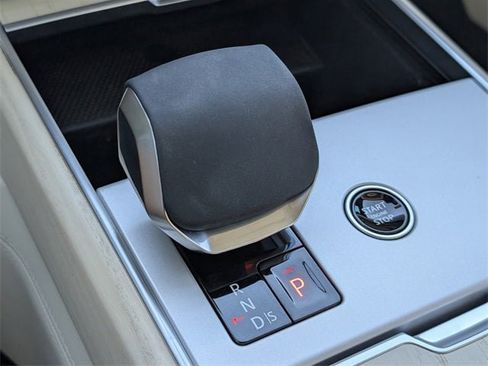 Used 2024 Land Rover Range Rover Long Wheelbase Autobiography image 19