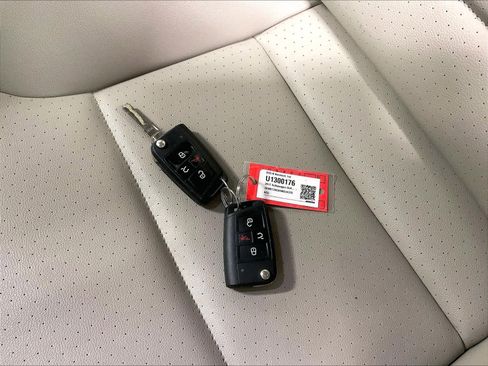 Used 2017 Volkswagen Golf Alltrack S image 30