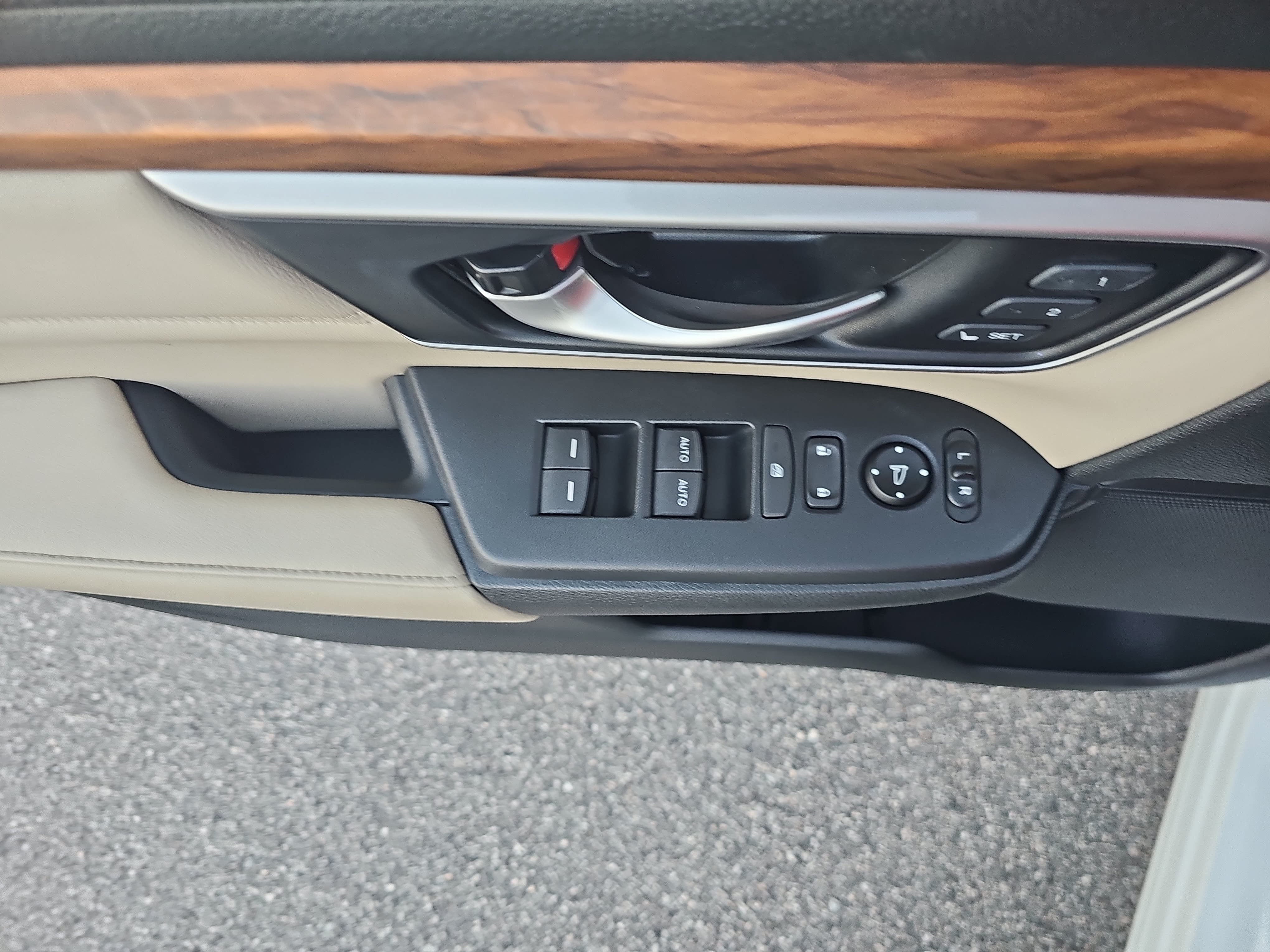 Used 2019 Honda CR-V Touring image 29