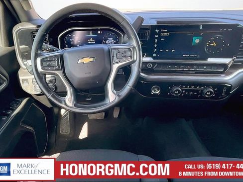 Used 2022 Chevrolet Silverado 1500 LT AWD/4WD image 9