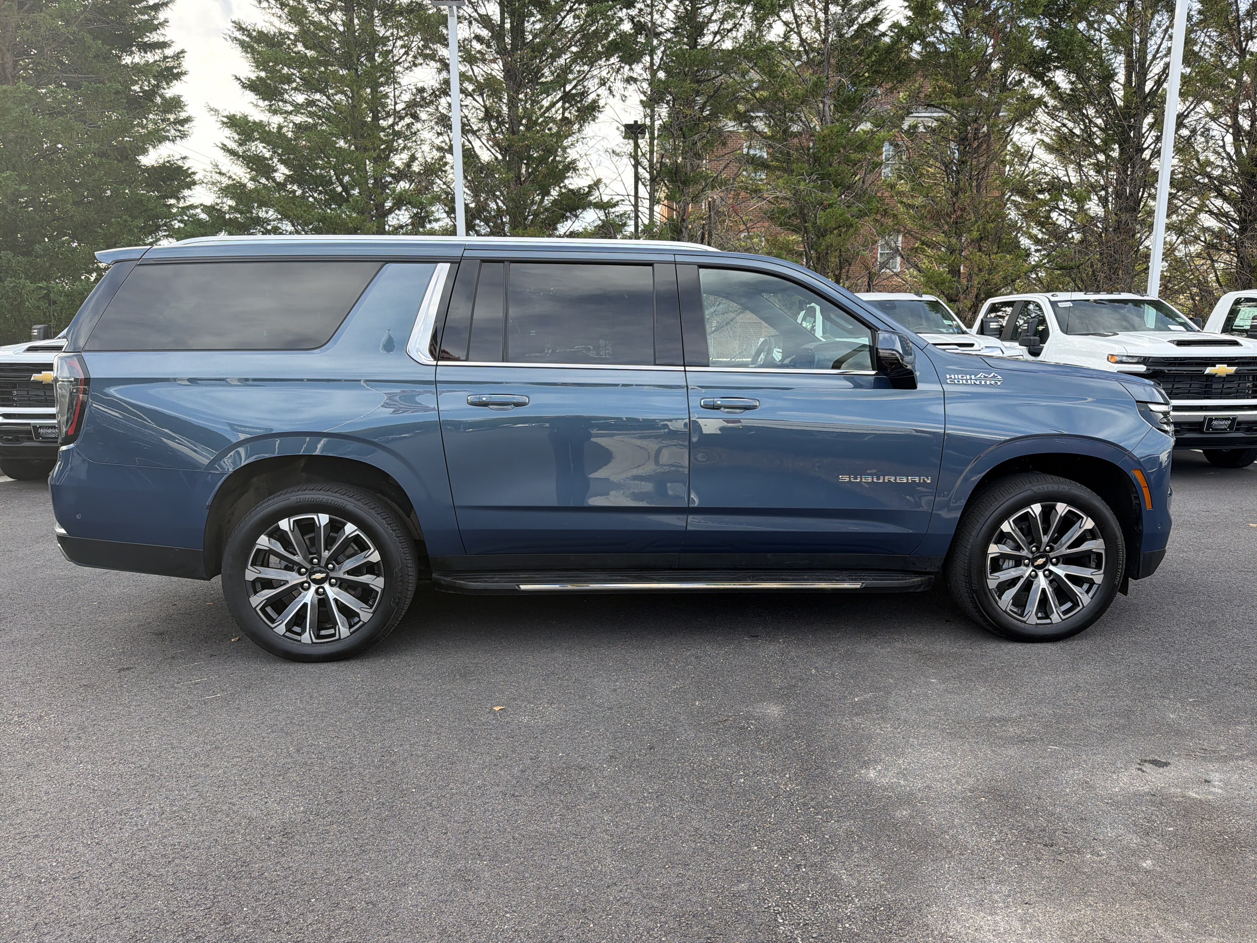 Used 2025 Chevrolet Suburban High Country w/ LPO, Get Active Package AWD/4WD image 11