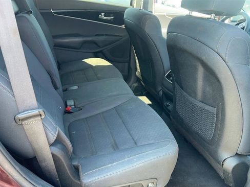Used 2020 Kia Sorento LX AWD/4WD image 28