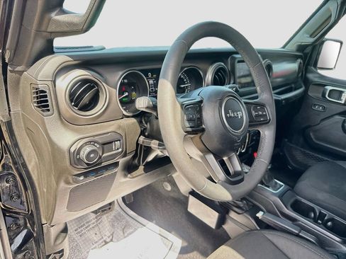 Used 2023 Jeep Wrangler Unlimited AWD/4WD image 10