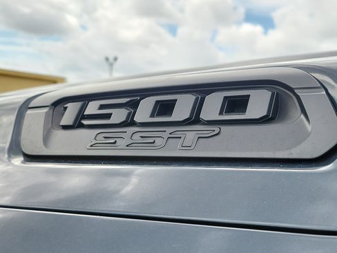 Used 2025 RAM 1500 Big Horn AWD/4WD image 9