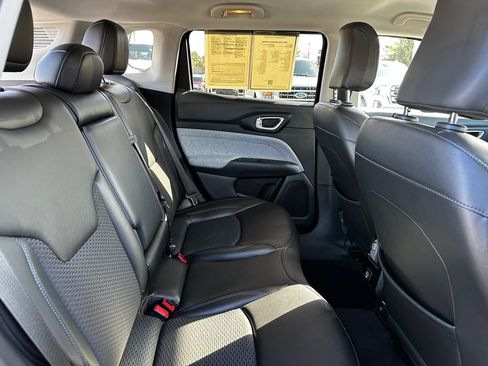Used 2022 Jeep Compass Latitude image 34