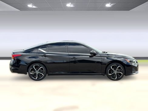 Used 2024 Nissan Altima 2.5 SR FWD image 8