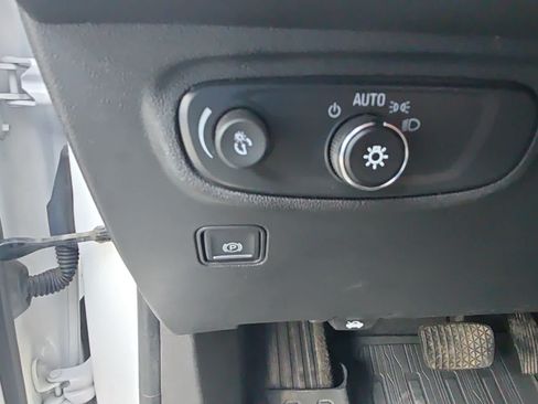 Used 2020 GMC Terrain SLE w/ Driver Convenience Package AWD/4WD image 19