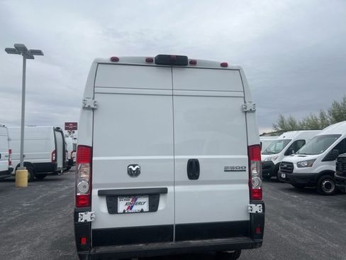 Used 2025 RAM ProMaster 2500 w/ Safety Group image 4