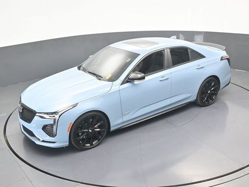 Used 2025 Cadillac CT4 V RWD image 47