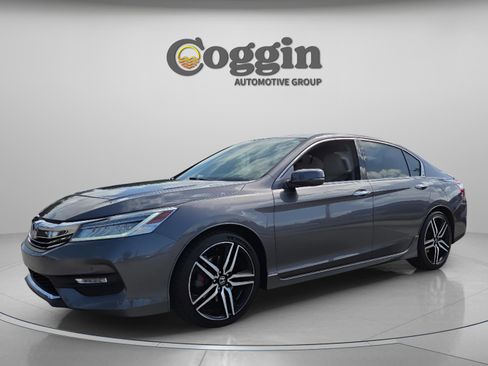 Used 2017 Honda Accord Touring image 1