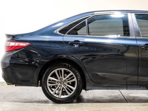 Used 2017 Toyota Camry SE FWD image 18