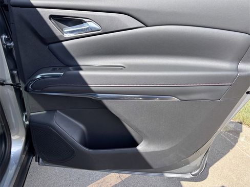 Used 2025 Chevrolet Traverse High Country image 15