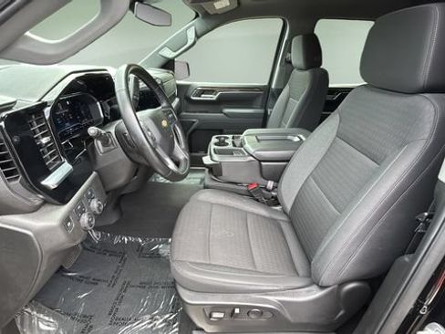 Used 2025 Chevrolet Silverado 1500 LT AWD/4WD image 18