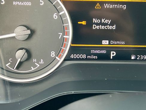 Used 2024 Nissan Pathfinder SV image 12